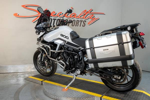 2024 Triumph, dovoz USA — foto 11 z 12