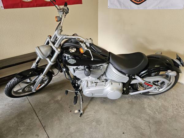 2008 Harley-Davidson, dovoz USA — foto 2 z 12