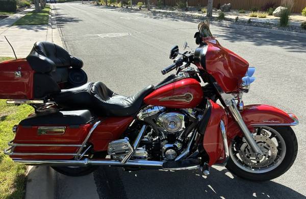 2002 Harley-Davidson, dovoz USA — foto 2 z 8