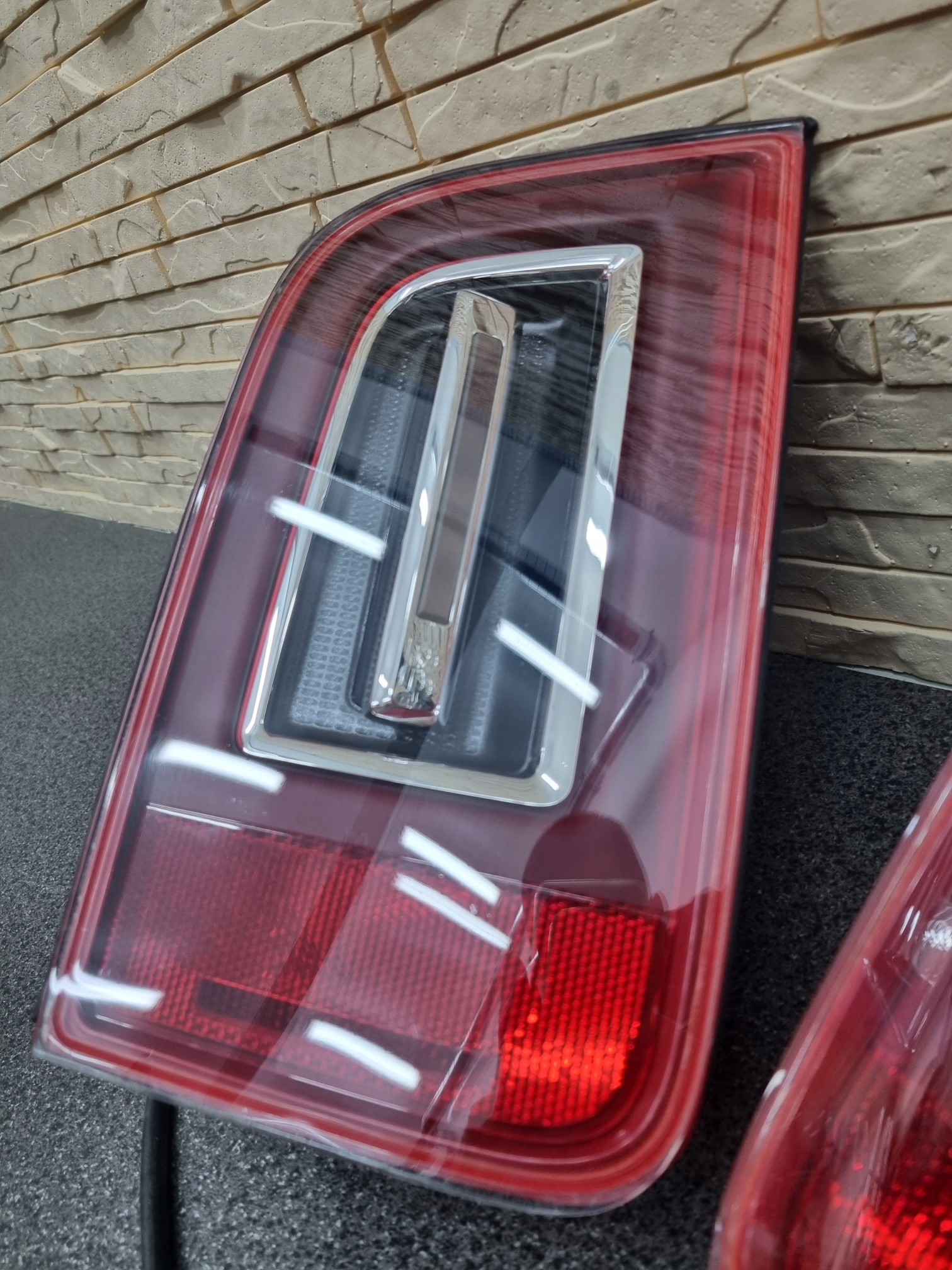 Rolls Royce Cullinan zadní světlomet zadní levá Eu 7447045, Skladem v EU — foto 3 z 5