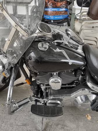 2004 Harley-Davidson, dovoz USA — foto 5 z 6