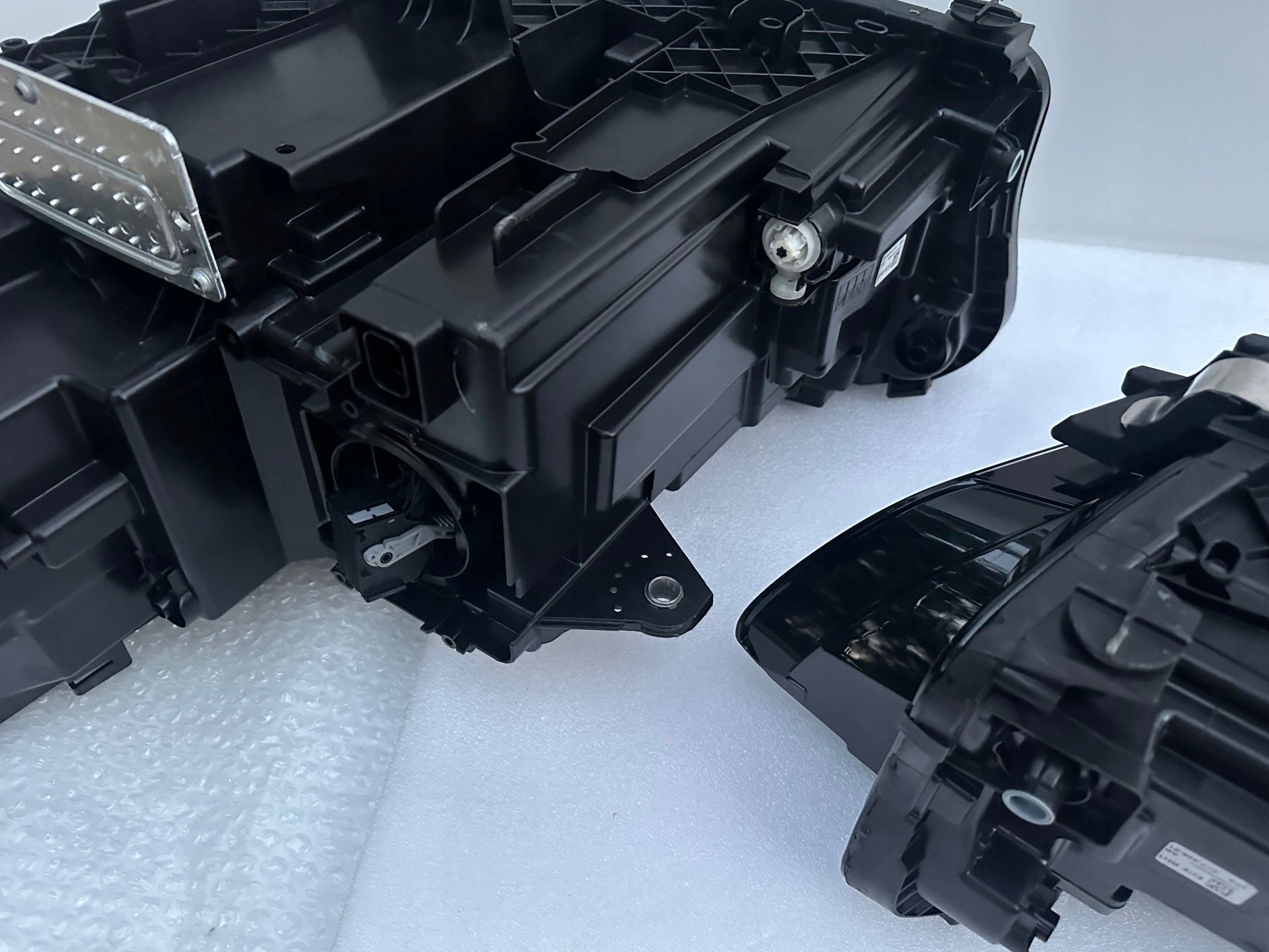 přední světlomet BMW OE LED elektrická regulace levé + pravé, Skladem v EU — foto 12 z 15