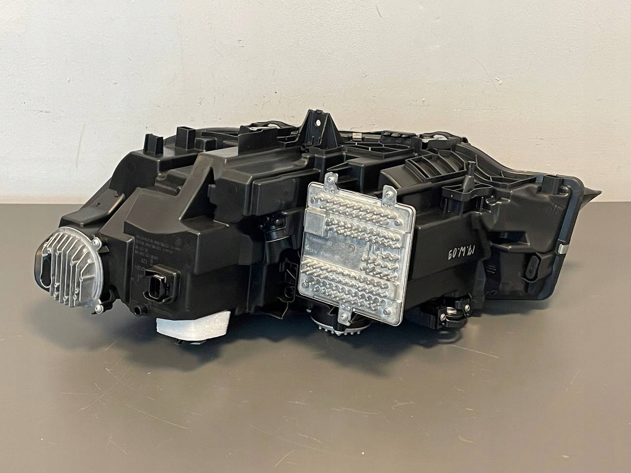 přední světlomet BMW OE LED elektrická regulacja levá/pravá, dovoz Skladem v EU — foto 11 z 15