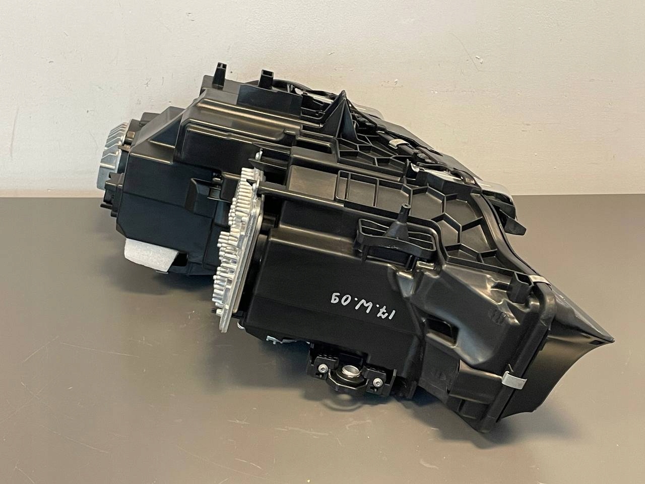 přední světlomet BMW OE LED elektrická regulacja levá/pravá, dovoz Skladem v EU — foto 14 z 15