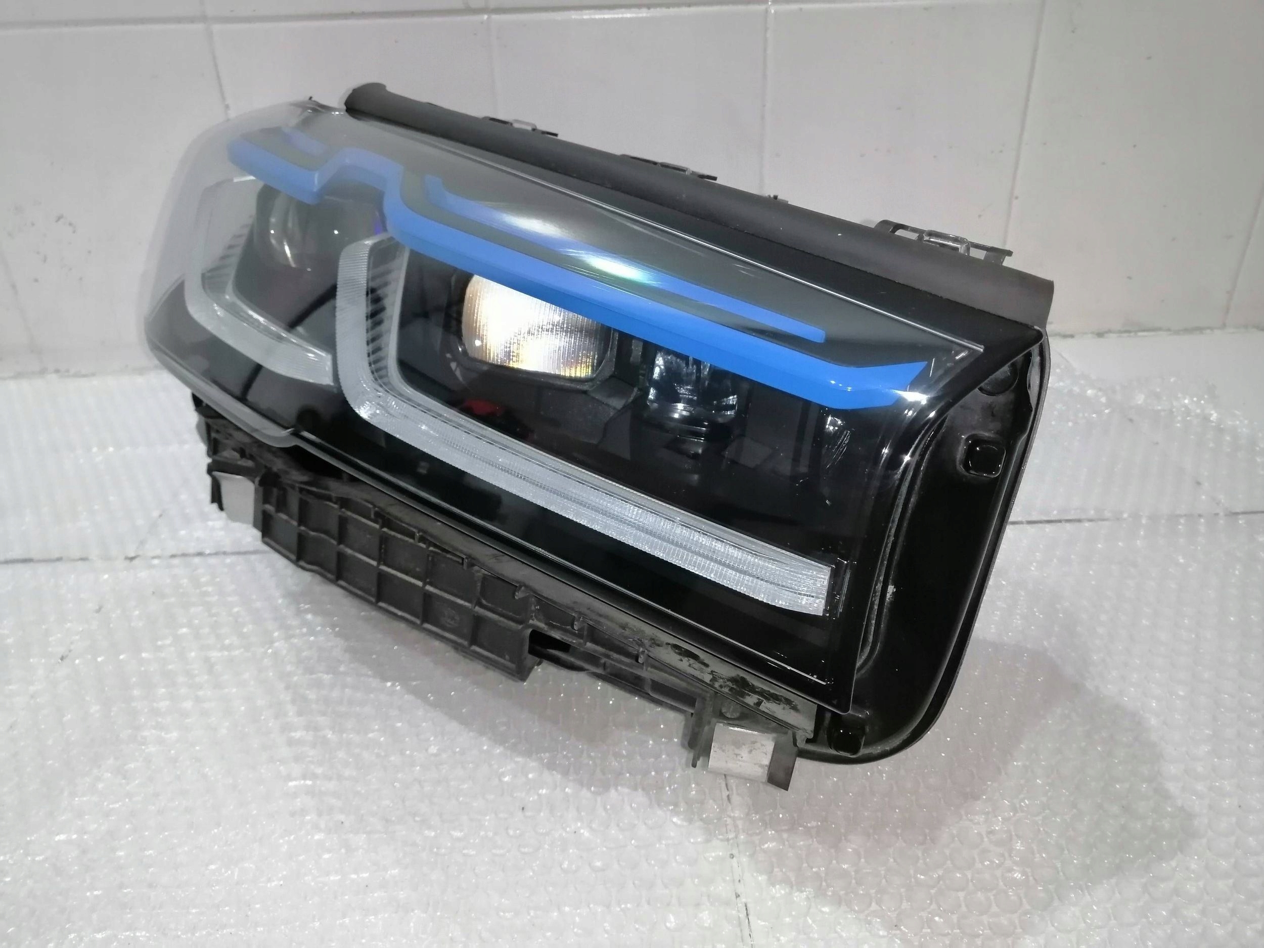přední světlomet pravá BMW OE laserowa evropská, Skladem v EU — foto 4 z 10