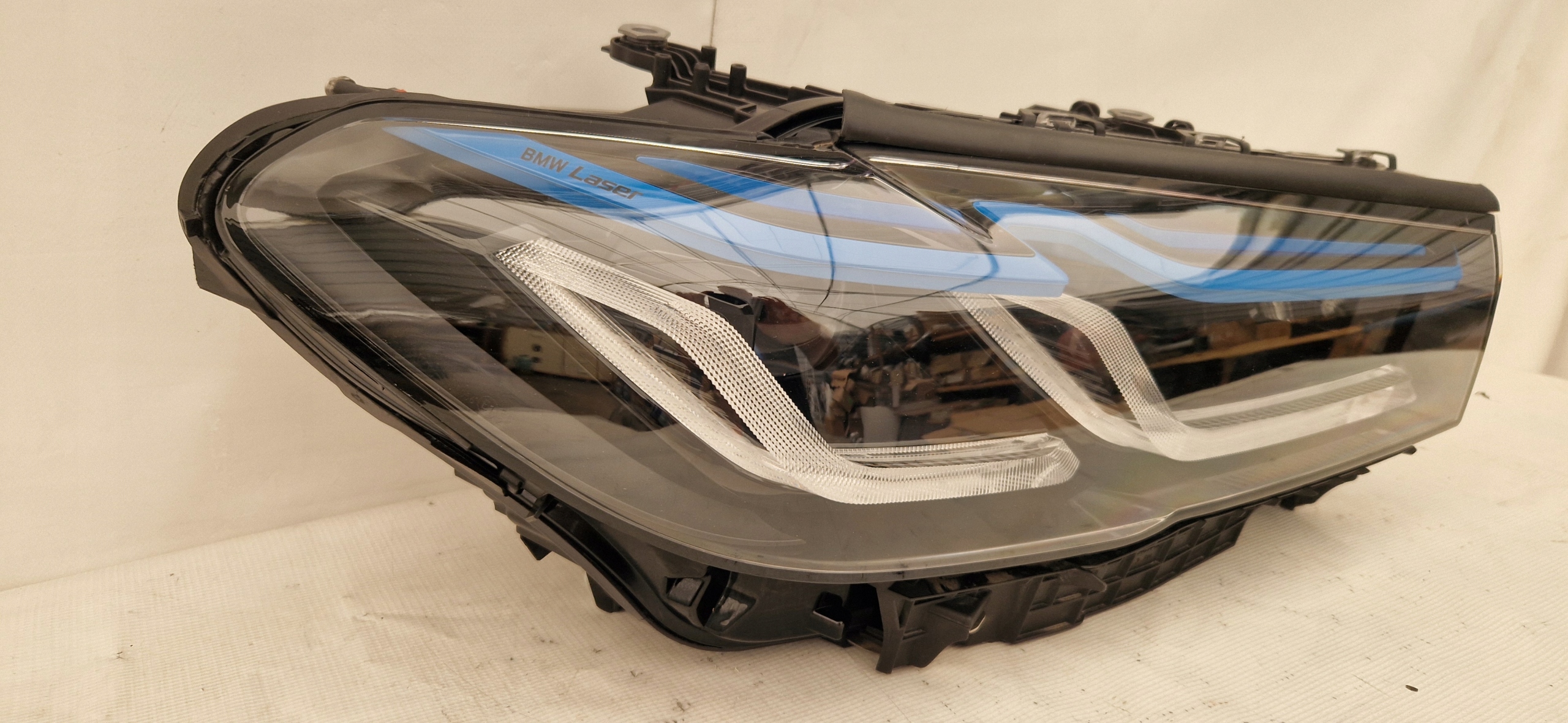 přední světlomet BMW OE laserowa pravá, elektrická regulacja, europejska, dovoz Skladem v EU — foto 3 z 7