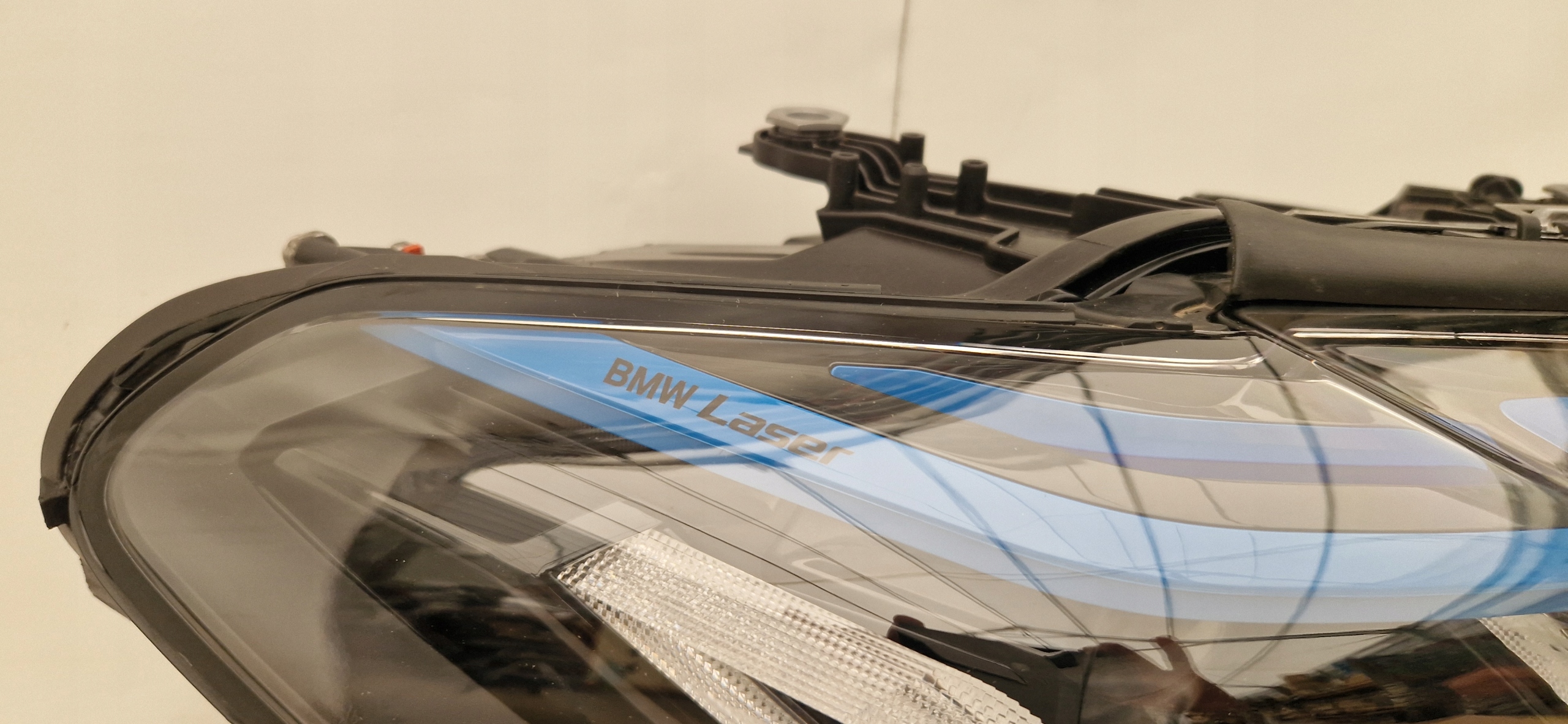 přední světlomet BMW OE laserowa pravá, elektrická regulacja, europejska, dovoz Skladem v EU — foto 4 z 7