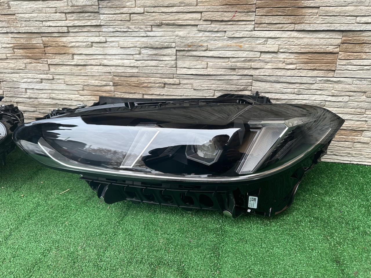 přední světlomet LED BMW OE na aut osobowych levé + pravé, dovoz Skladem v EU — foto 2 z 10