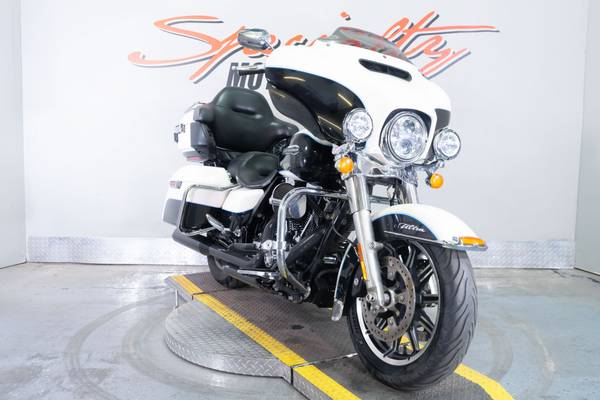 2014 Harley-Davidson, dovoz USA — foto 2 z 12