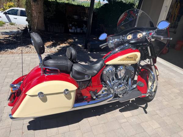 2015 Indian, dovoz USA — foto 2 z 6