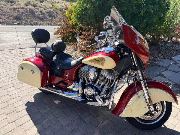 2015 Indian, dovoz USA — foto 5 z 6