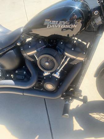 2008 Harley-Davidson, dovoz USA — foto 9 z 12