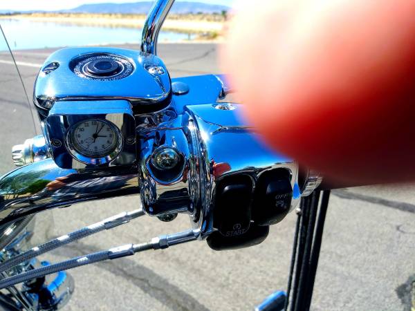Harley-Davidson, stříbrná, dovoz USA — foto 8 z 10