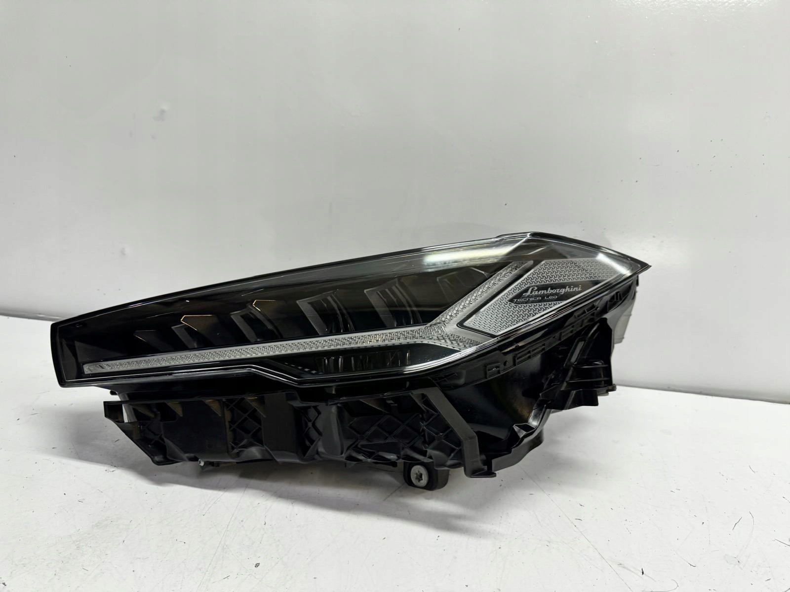 Lamborghini Urus FULL LED světlomet komplet levý i pravý, Skladem v EU — foto 4 z 7