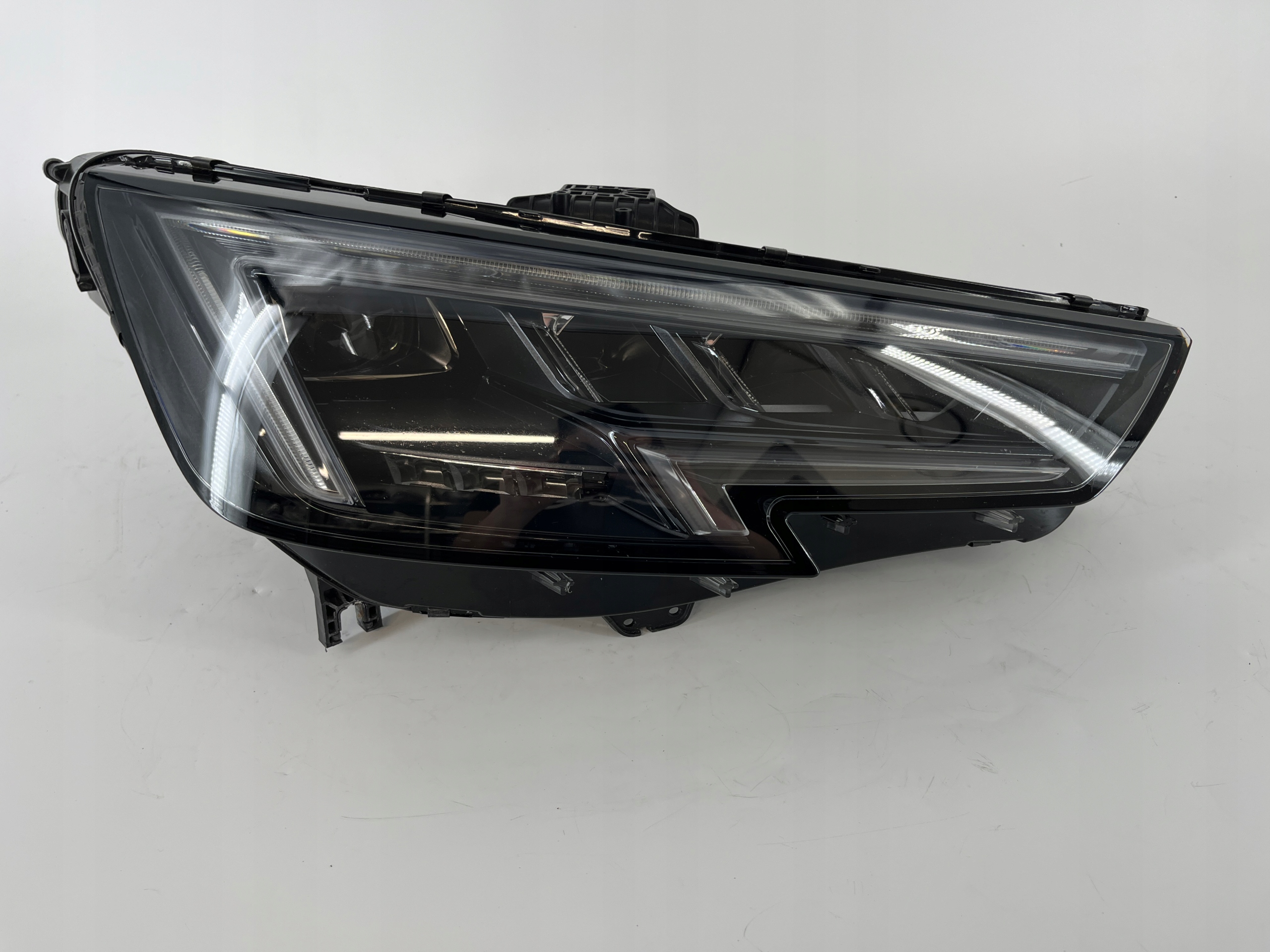 Světlomet 8W0941035C — Audi RS4, Skladem v EU — foto 4 z 13
