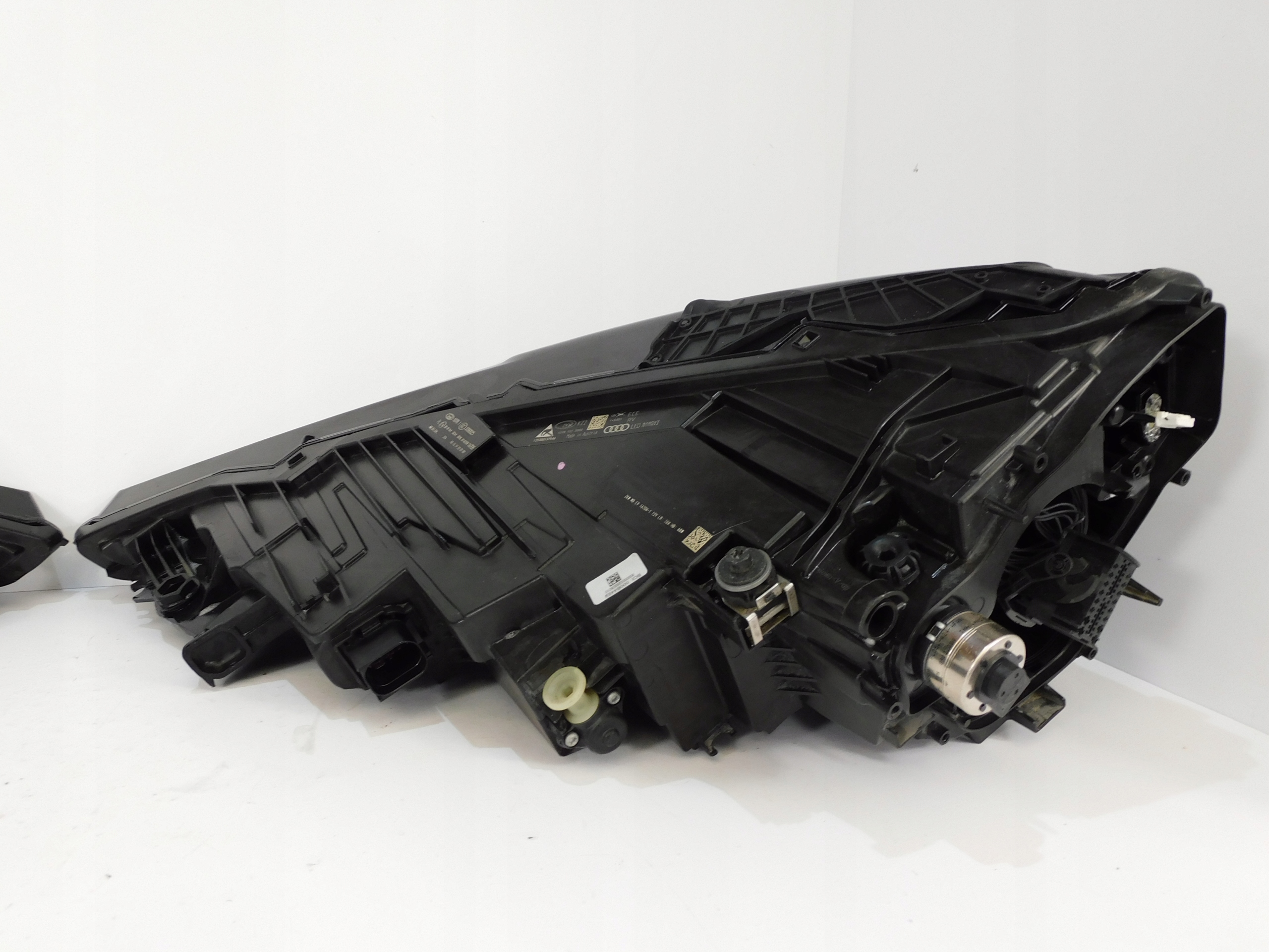 přední světlomet audi full led elektrická, dovoz Skladem v EU — foto 14 z 16