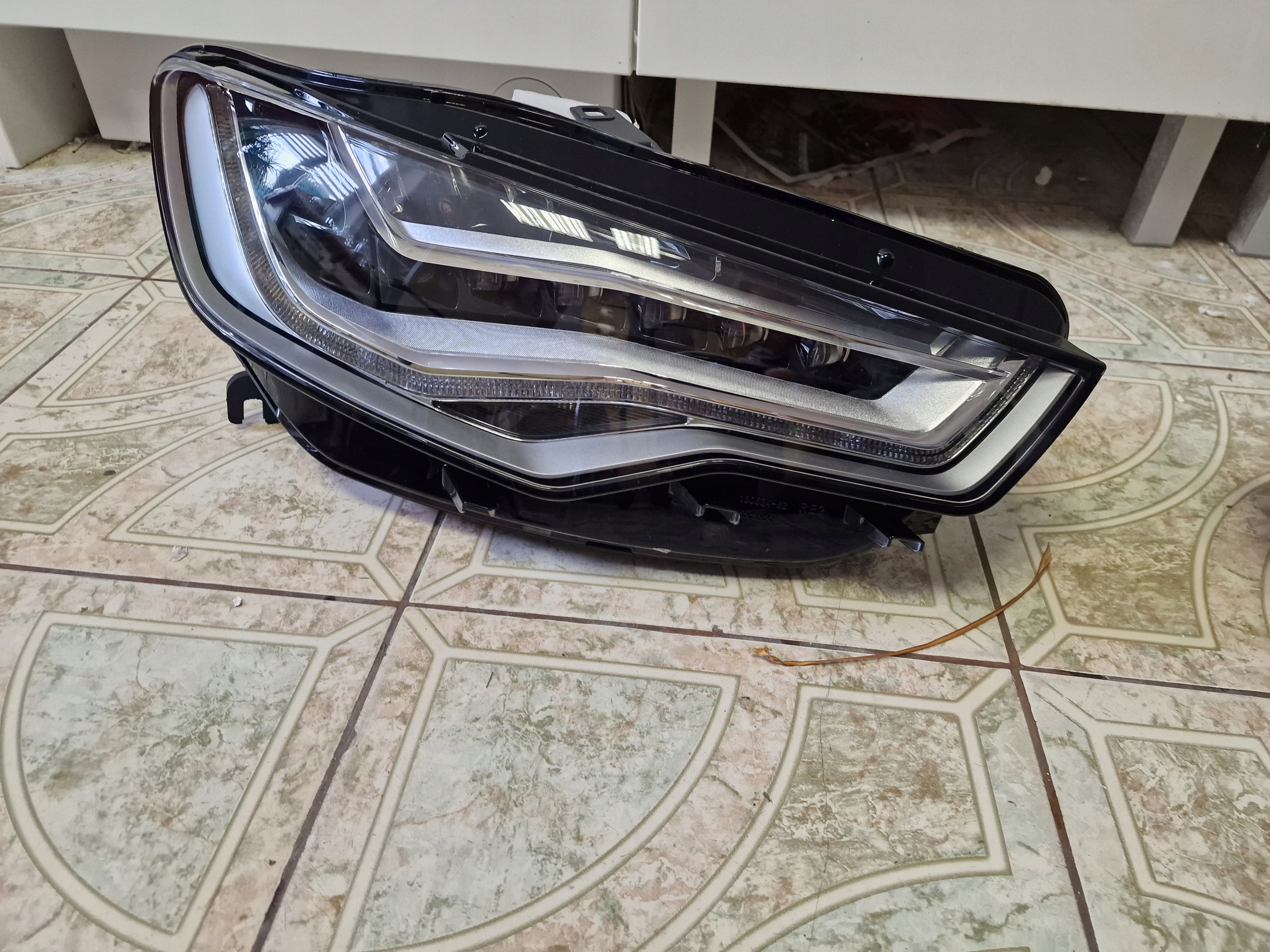 přední světlomet full led Audi OE levé i pravé, Skladem v EU — foto 2 z 11