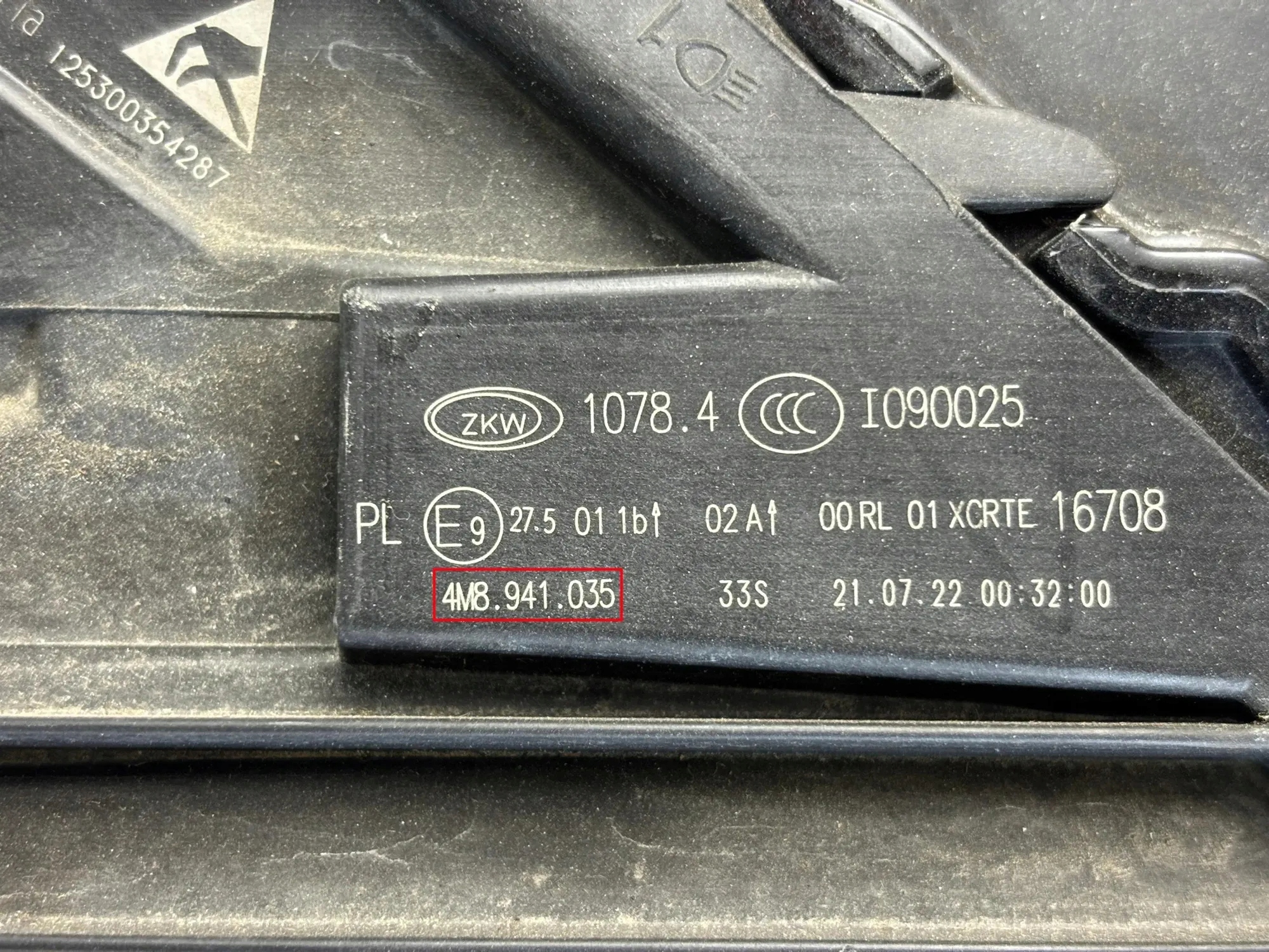 přední světlomet Audi OE Full LED Matrix komplet levý i pravý, Skladem v EU — foto 7 z 16