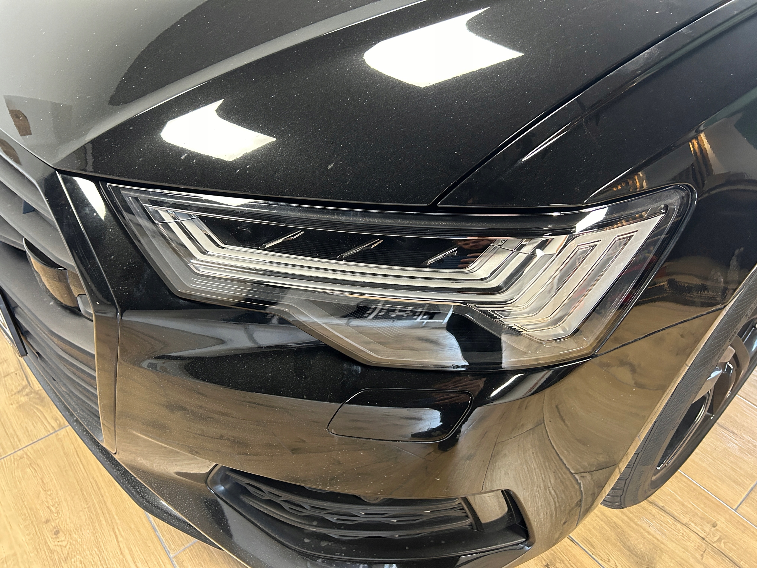 Audi A6 A7 Q7 Q8 světlomety Matrix Montaz, dovoz Skladem v EU — foto 2 z 3