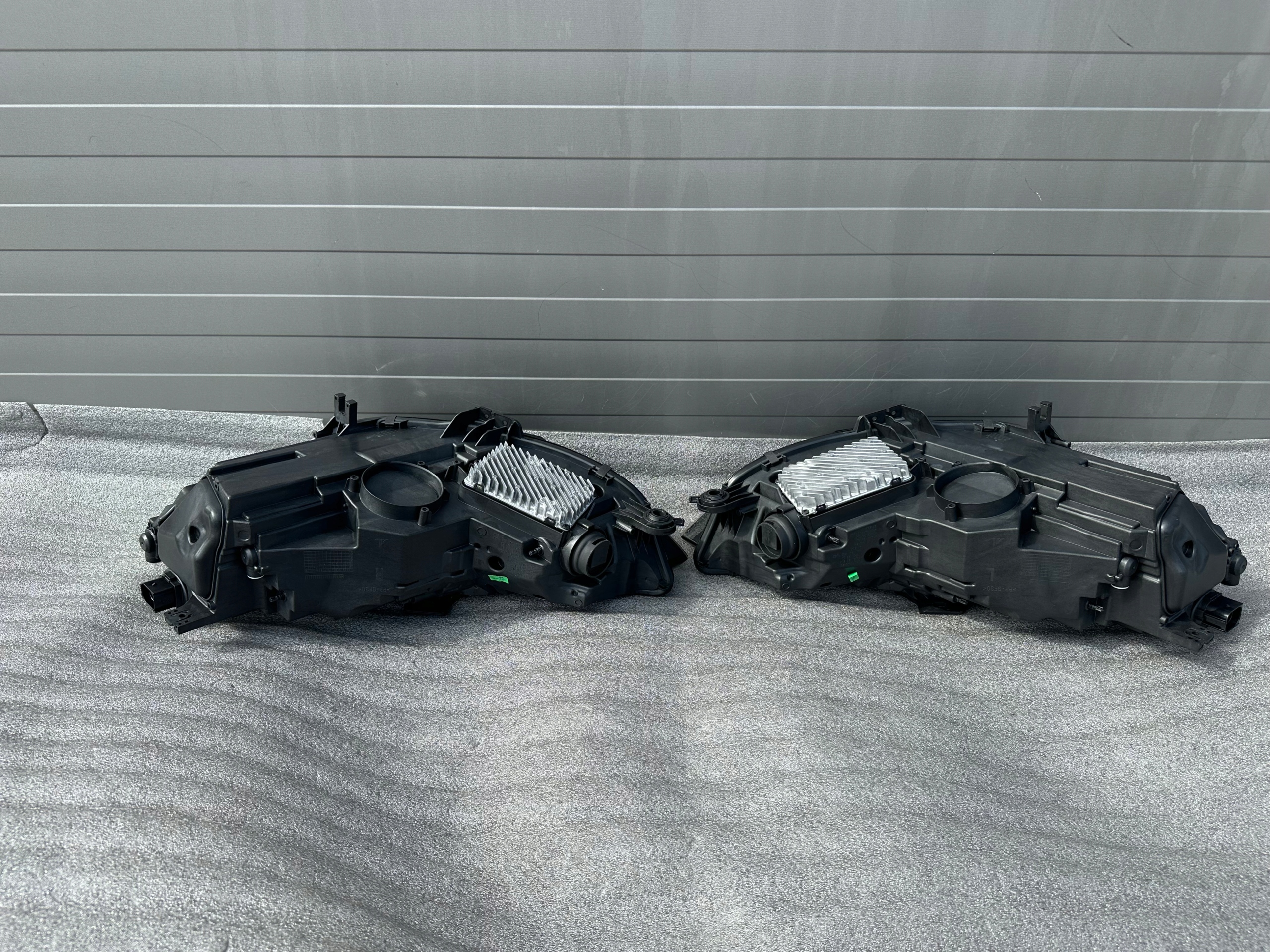 přední světlomet Audi LED elektrická regulace komplet levý i pravý, Skladem v EU — foto 2 z 5