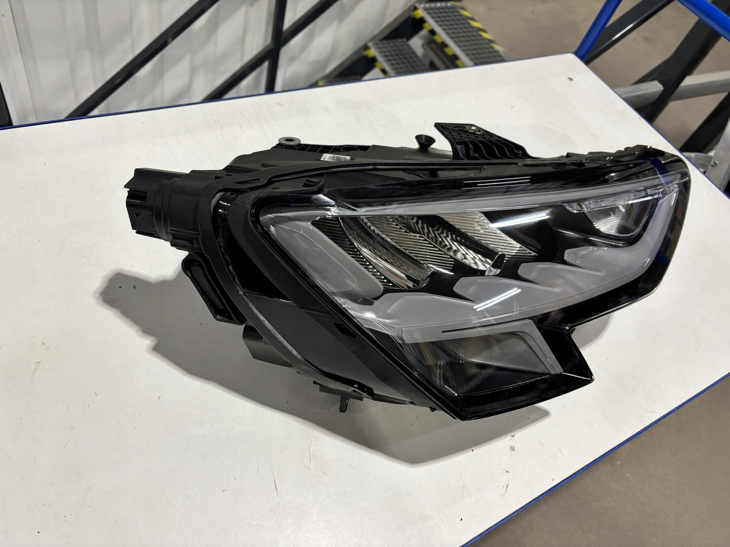 světlomet Audi A3 FULL LED 8y0 Europa pravá 8y0941012 originál, dovoz Skladem v EU — foto 2 z 5