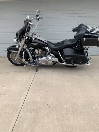 2007 Harley-Davidson, dovoz USA — foto 2 z 12