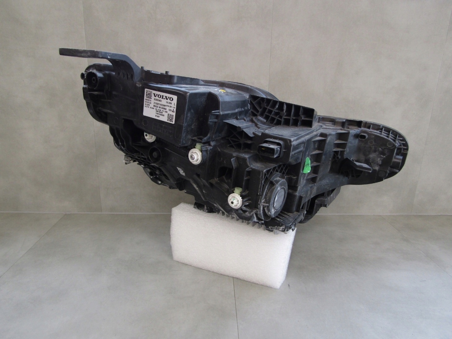 Volvo Ex30 - světlomet LED levá přední, dovoz Skladem v EU — foto 2 z 9