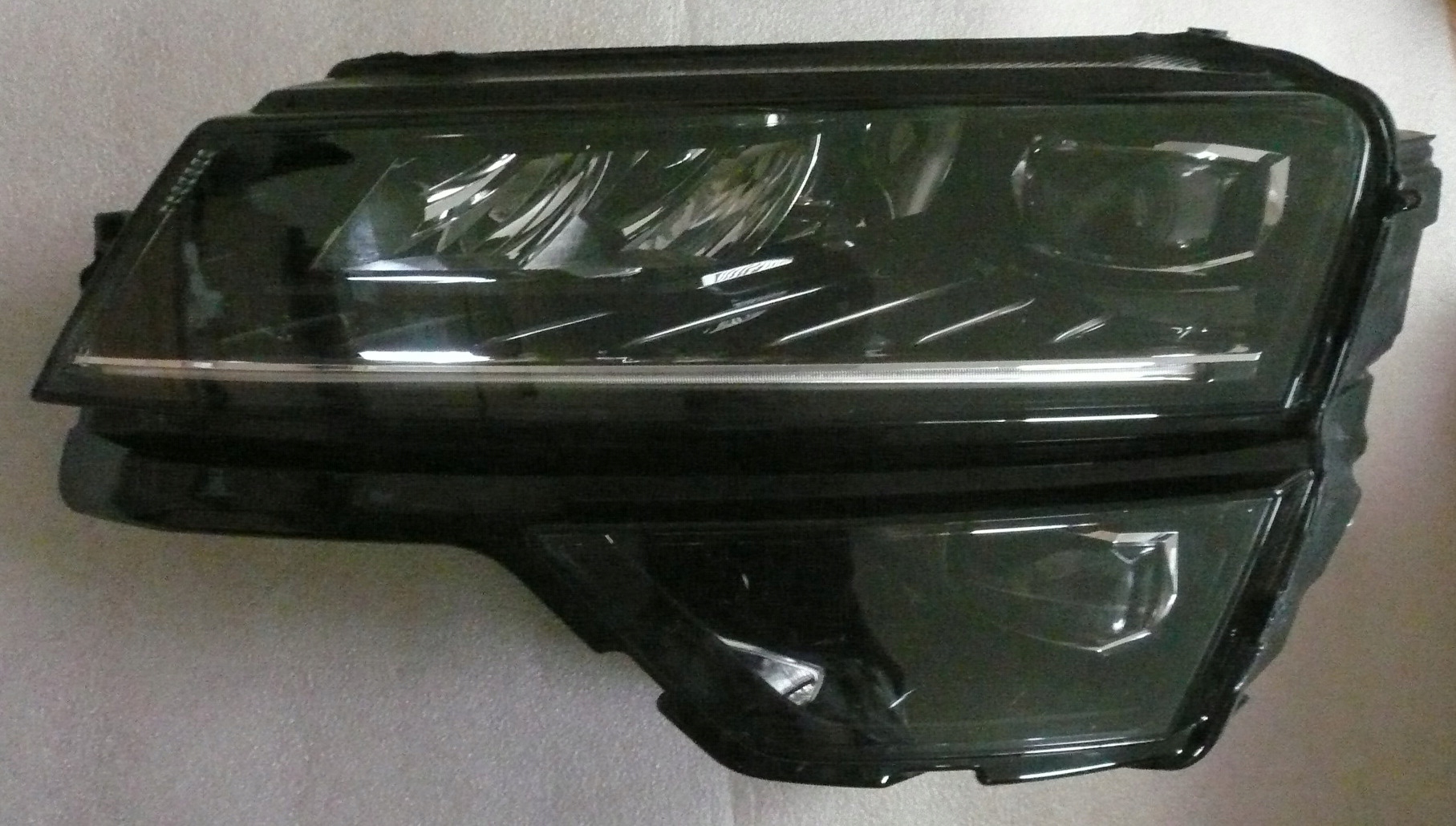 Skoda Karoq světlomet levá přední FULL LED 57b941015f, dovoz Skladem v EU — foto 2 z 8