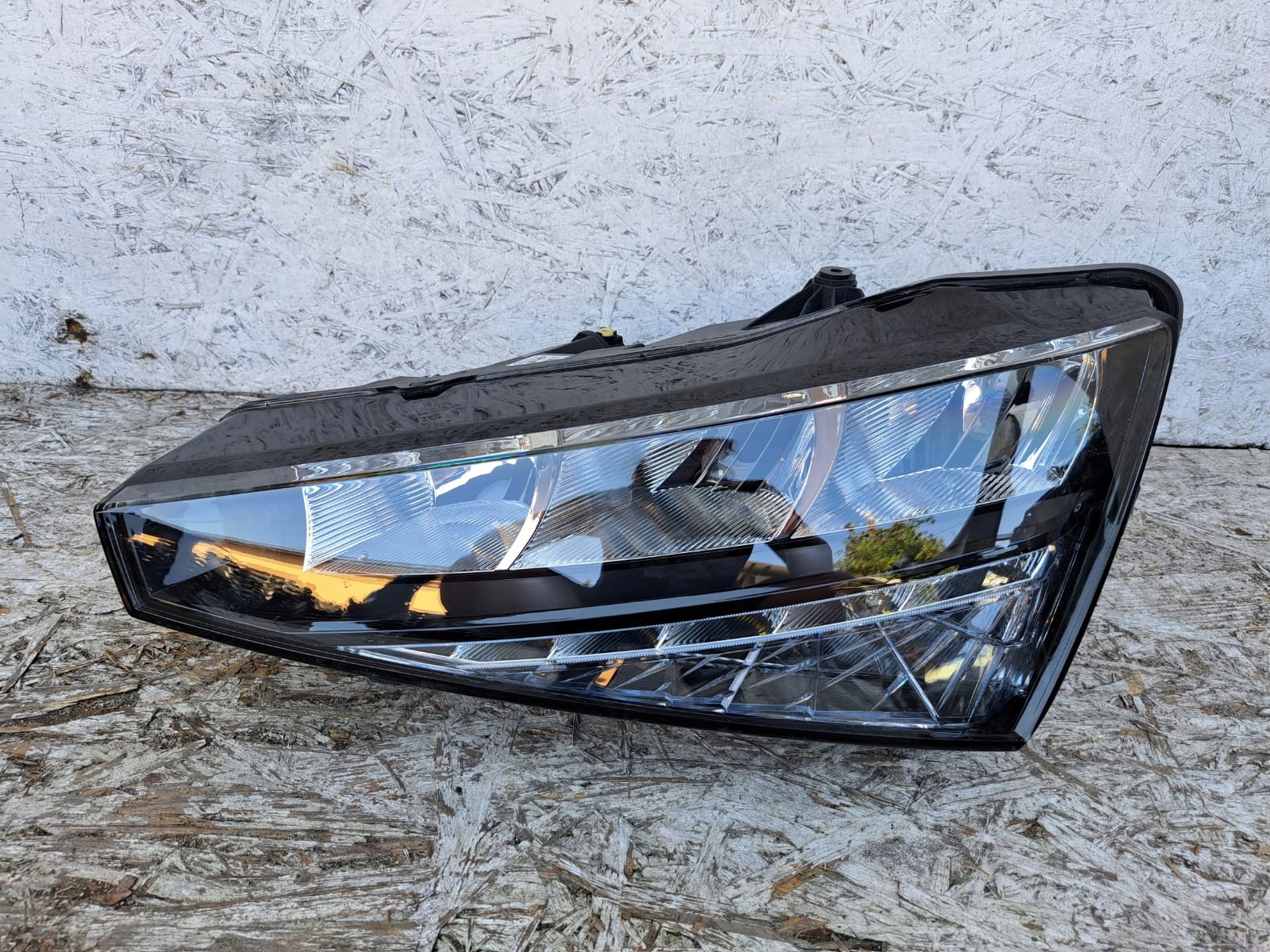 Skoda Scala světlomet levá Pól LED originál, Skladem v EU — foto 2 z 5