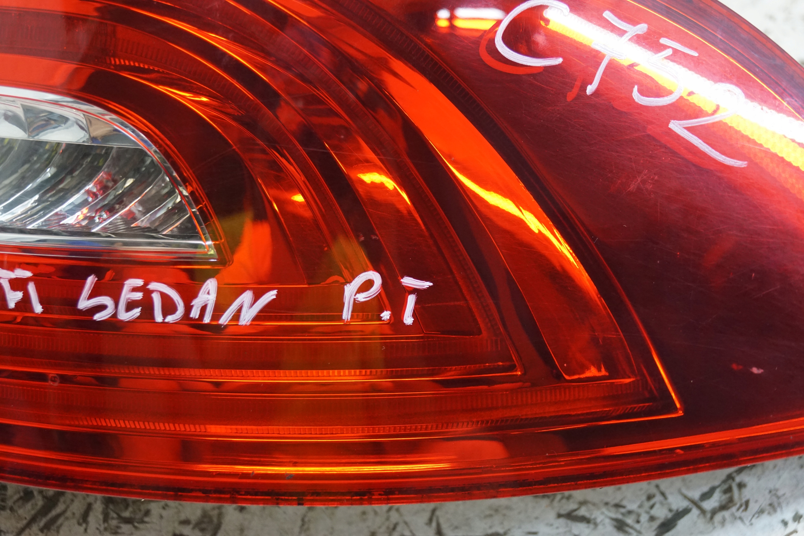 světlomet Skoda T. Superb 14-15 Pr Vag 3t5945096a, Skladem v EU — foto 2 z 16