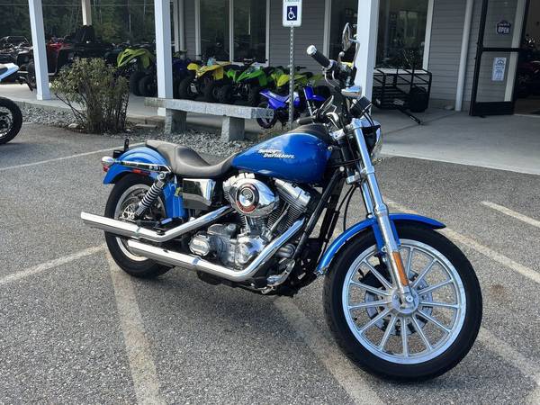 2004 Harley-Davidson, dovoz USA — foto 3 z 12