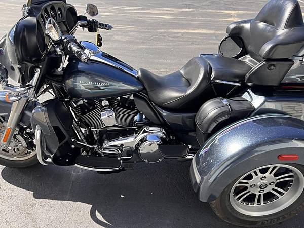 2015 Harley-Davidson, dovoz USA — foto 7 z 12