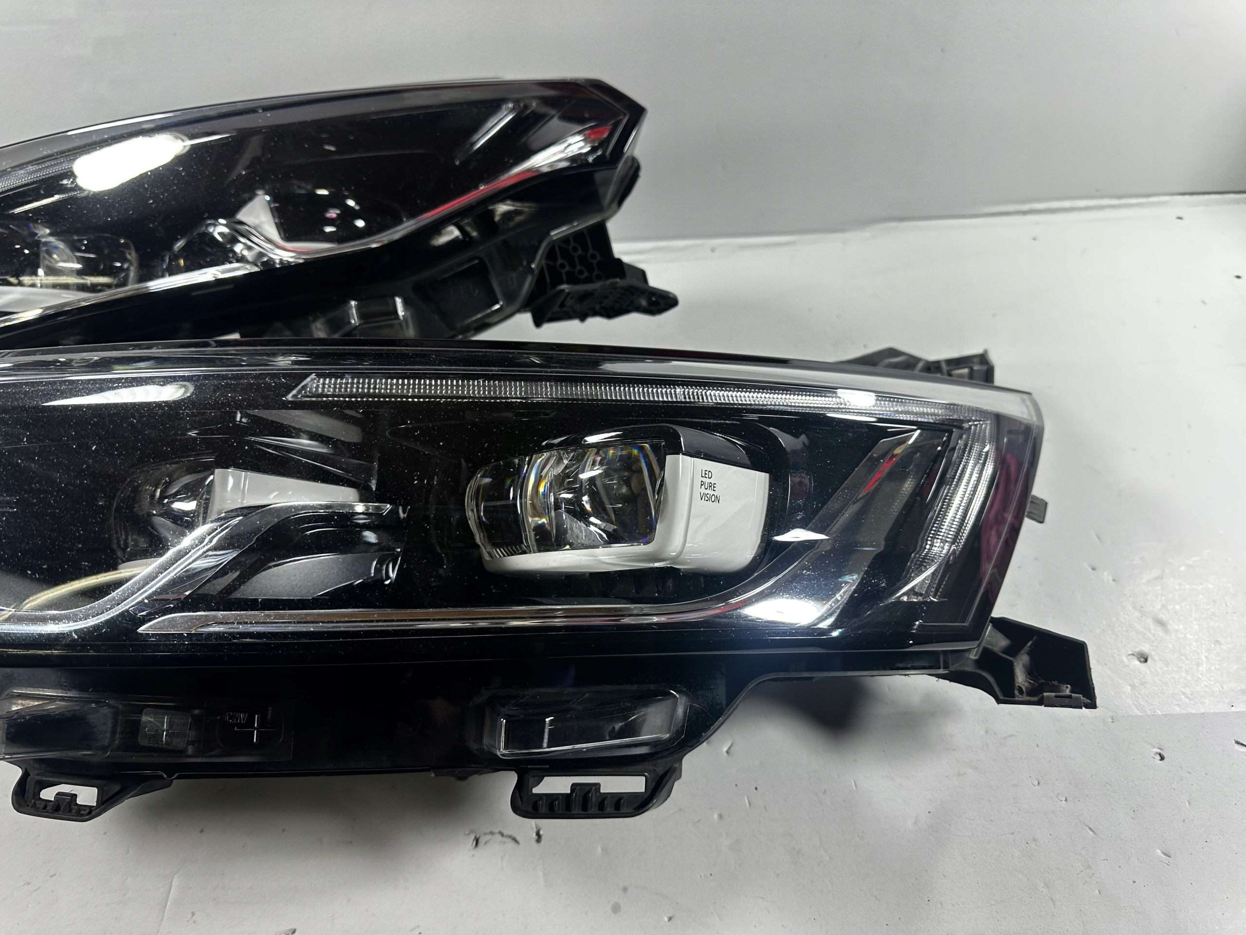 Talisman světlomet pravá levá přední Pure Vision LED 260602488r 260100184r, dovoz Skladem v EU — foto 3 z 15