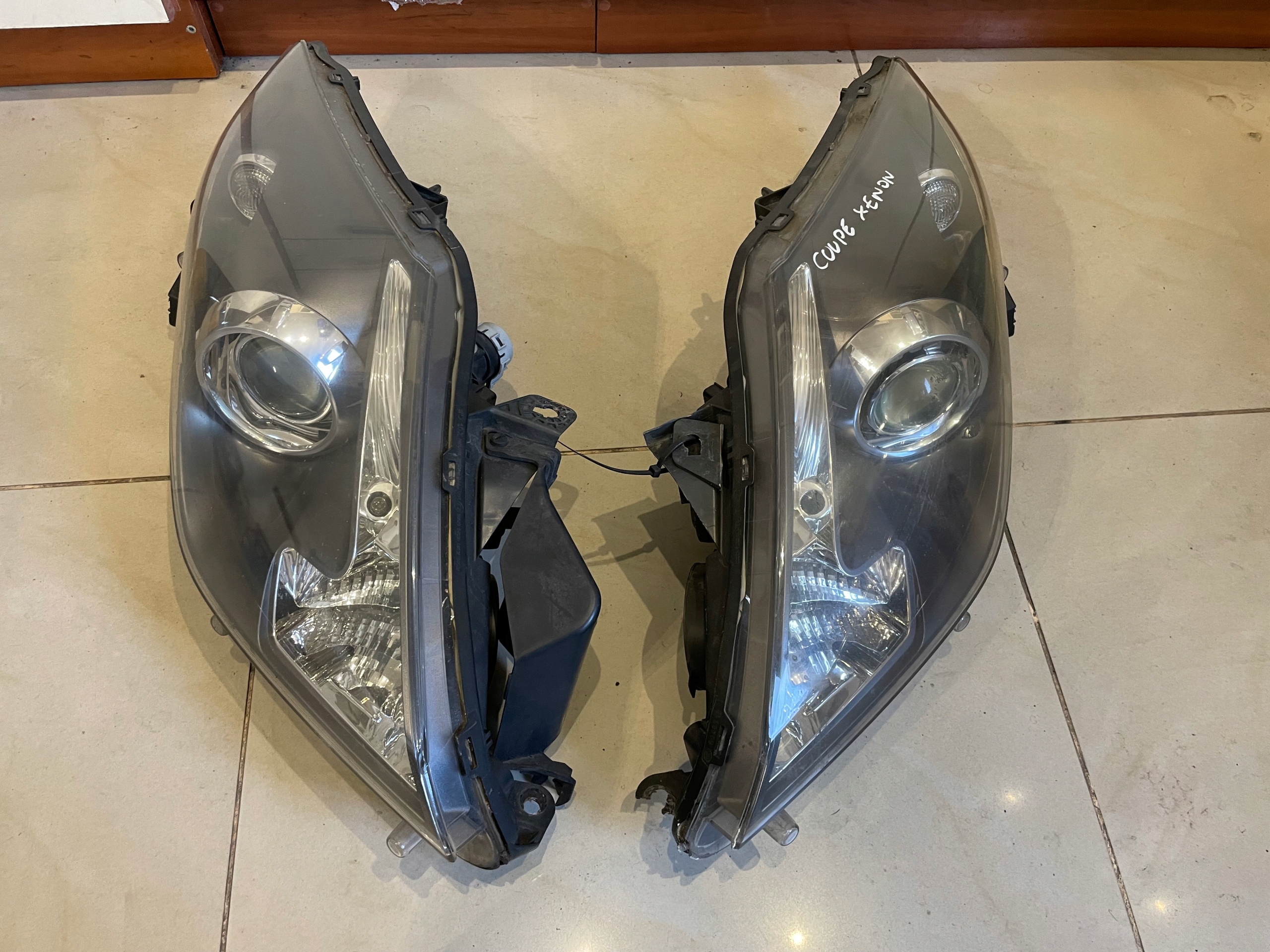 světlomet světlomety Laguna Iii Coupe Bixenon, Skladem v EU — foto 1