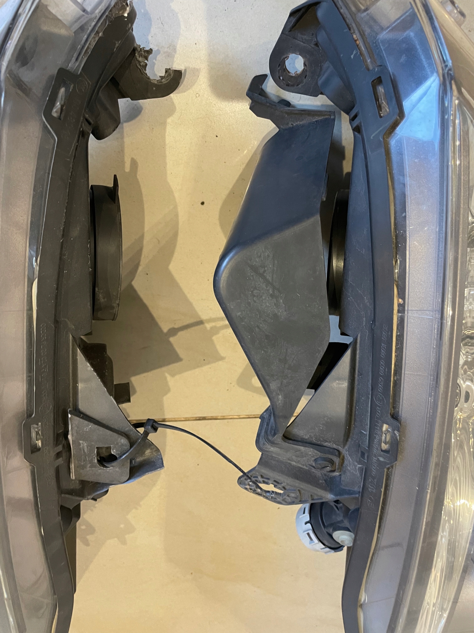 světlomet světlomety Laguna Iii Coupe Bixenon, Skladem v EU — foto 2 z 8