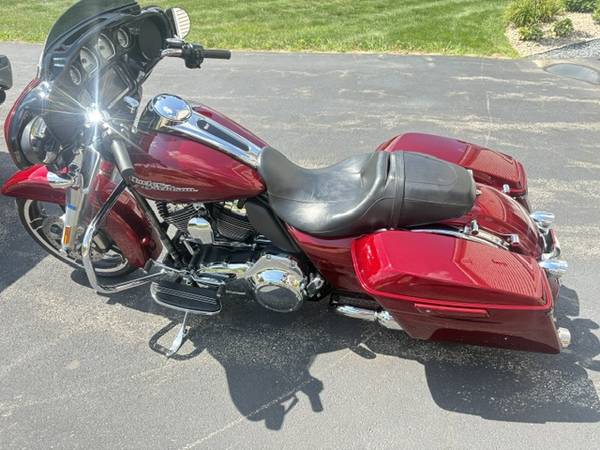2016 Harley-Davidson, dovoz USA — foto 2 z 6
