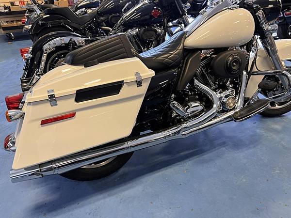 2012 Harley-Davidson, dovoz USA — foto 7 z 12