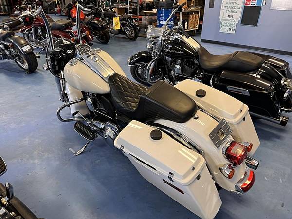 2012 Harley-Davidson, dovoz USA — foto 8 z 12