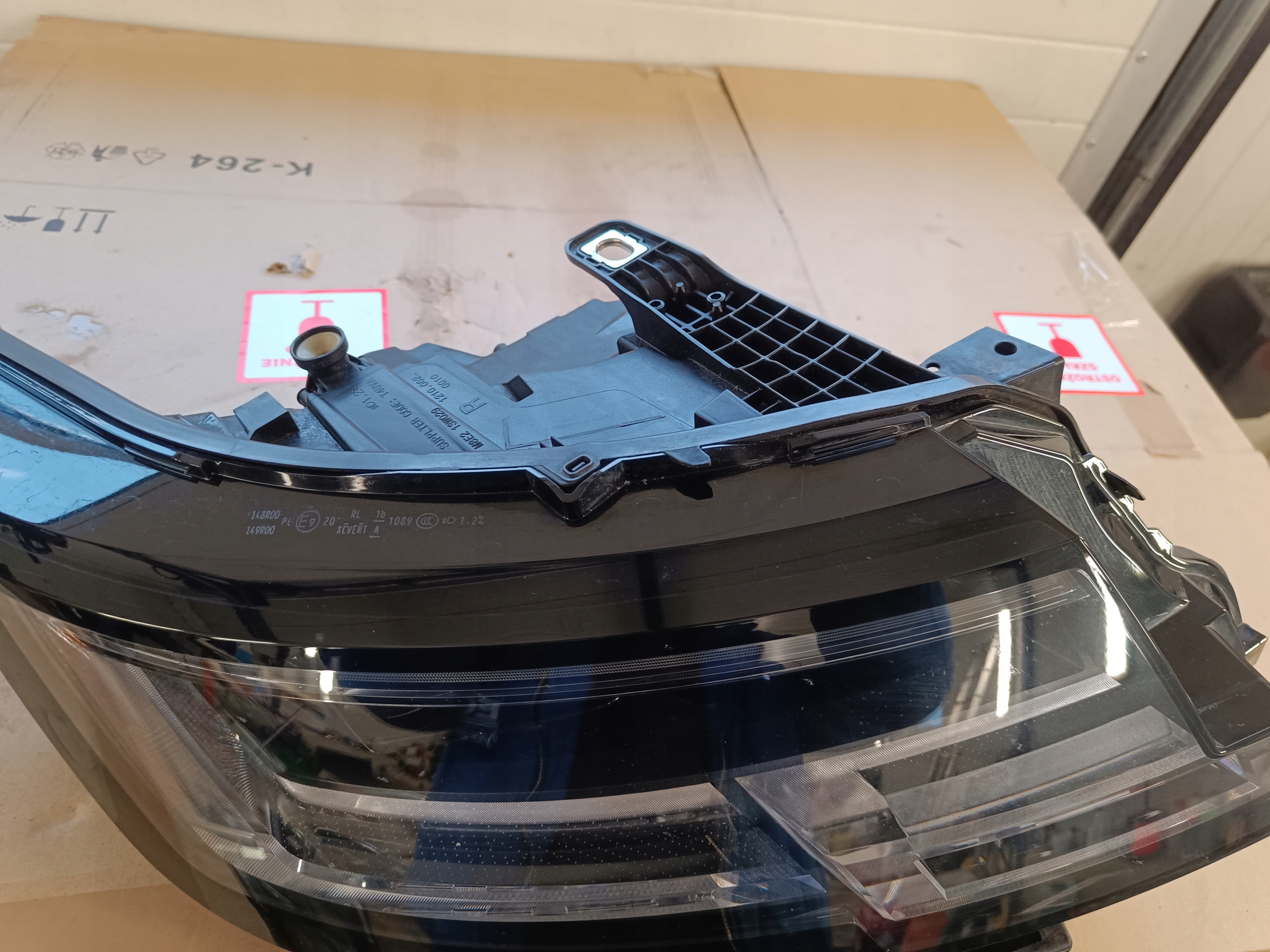 Range Rover Vogue L460 - světlomet přední pravá FULL LED, dovoz Skladem v EU — foto 2 z 15