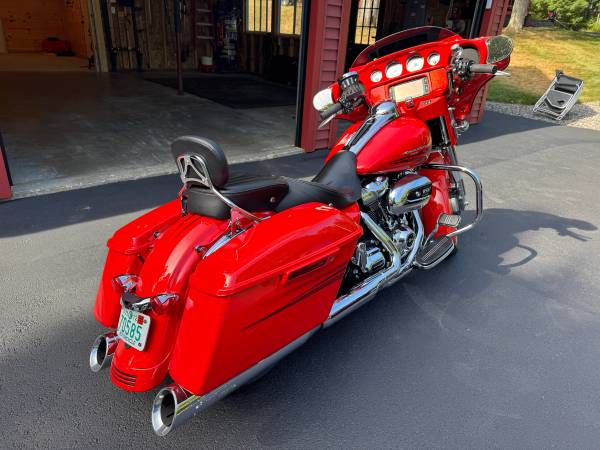 2017 Harley-Davidson, dovoz USA — foto 6 z 11