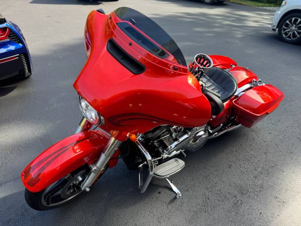 2017 Harley-Davidson, dovoz USA — foto 8 z 11