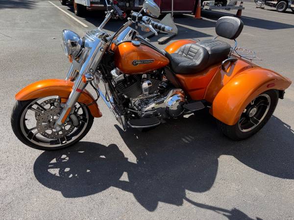 2015 Harley-Davidson, dovoz USA — foto 7 z 9