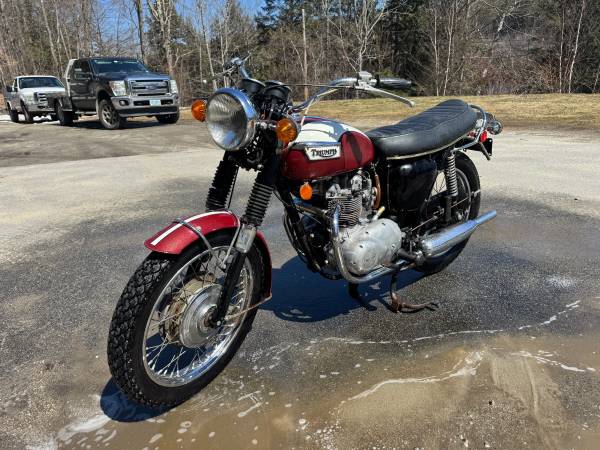 Triumph, dovoz USA — foto 9 z 12
