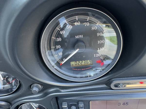 2012 Harley-Davidson, dovoz USA — foto 7 z 7