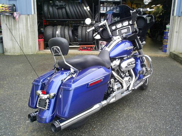 2017 Harley-Davidson, dovoz USA — foto 3 z 9