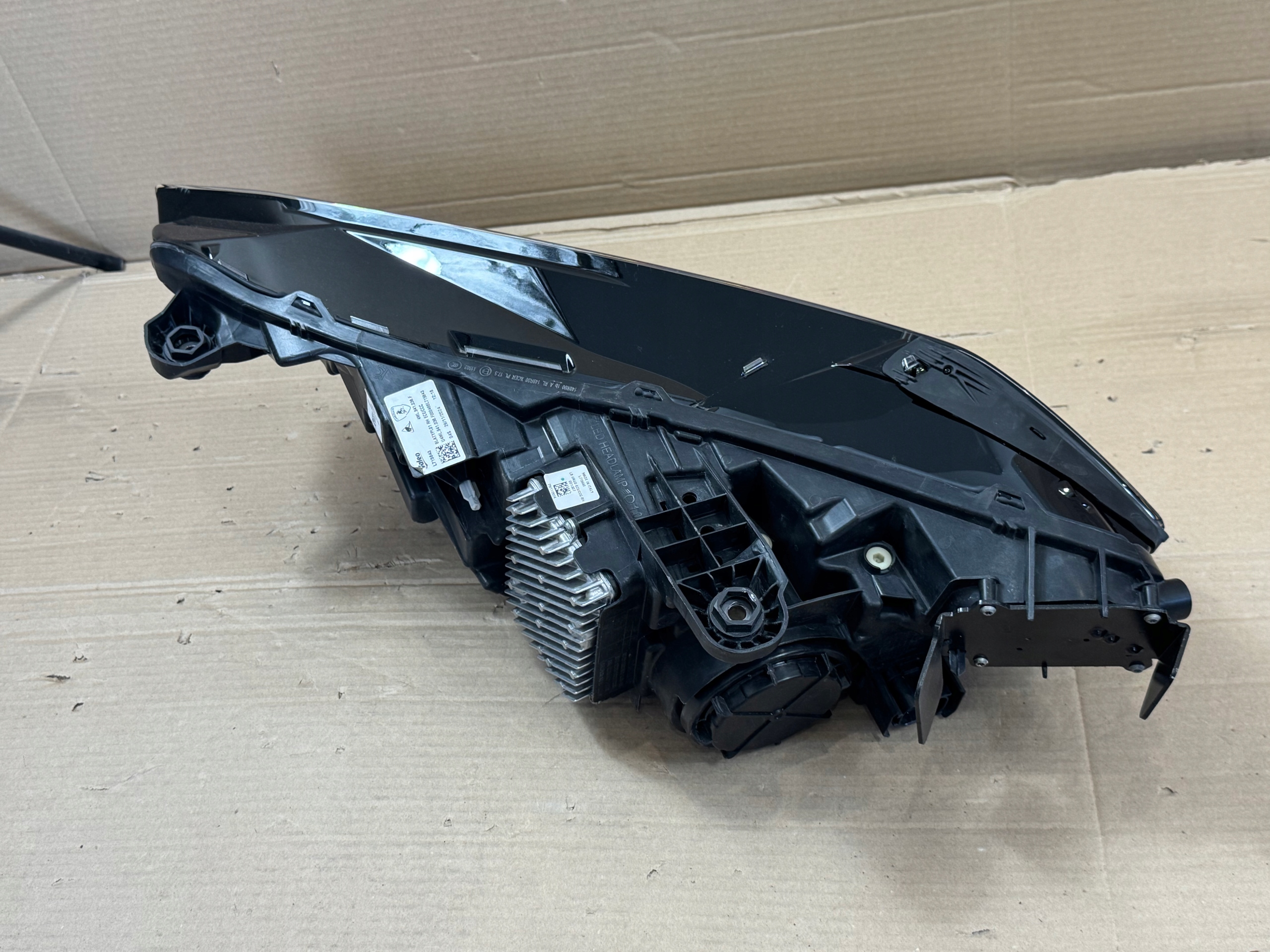 Lamborghini Urus Se 4ml světlomet FULL LED pravá 4ml941036f, dovoz Skladem v EU — foto 9 z 15