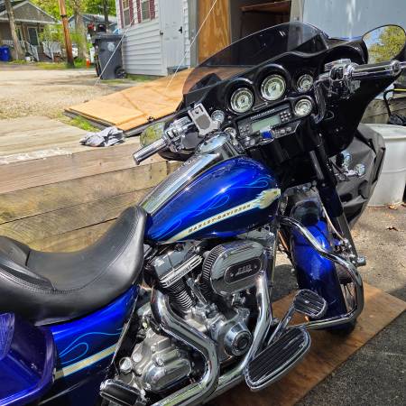 2010 Harley-Davidson, dovoz USA — foto 2 z 12