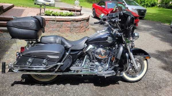 2008 Harley-Davidson, dovoz USA — foto 2 z 11