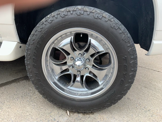 2003 Cadillac Escalade, 200 600 km, dovoz Kanada — foto 5 z 5