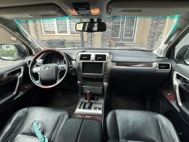 2011 Lexus Gx, bílá, 296 000 km, dovoz Kanada — foto 2 z 5